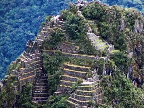 MACHUPICCHU MOUNTAIN OR HUAYNAPICCHU